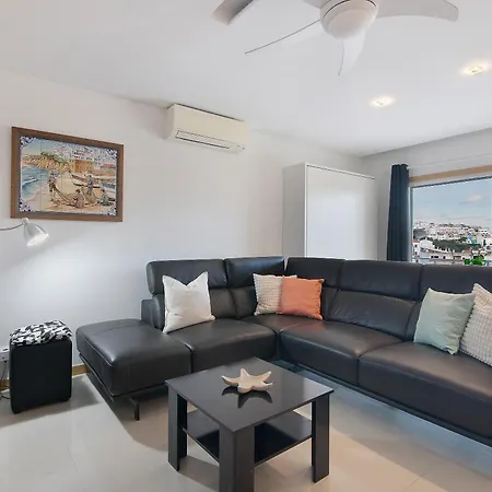 Flat With Pool, Old Town *