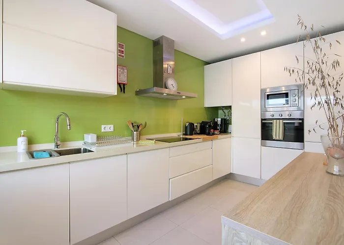 Flat With Pool, Old Town *