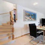 דירה Flat With Pool, Old Town אלבופיירה