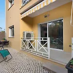 Flat With Pool, Old Town