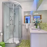 Lägenhet Flat With Pool, Old Town